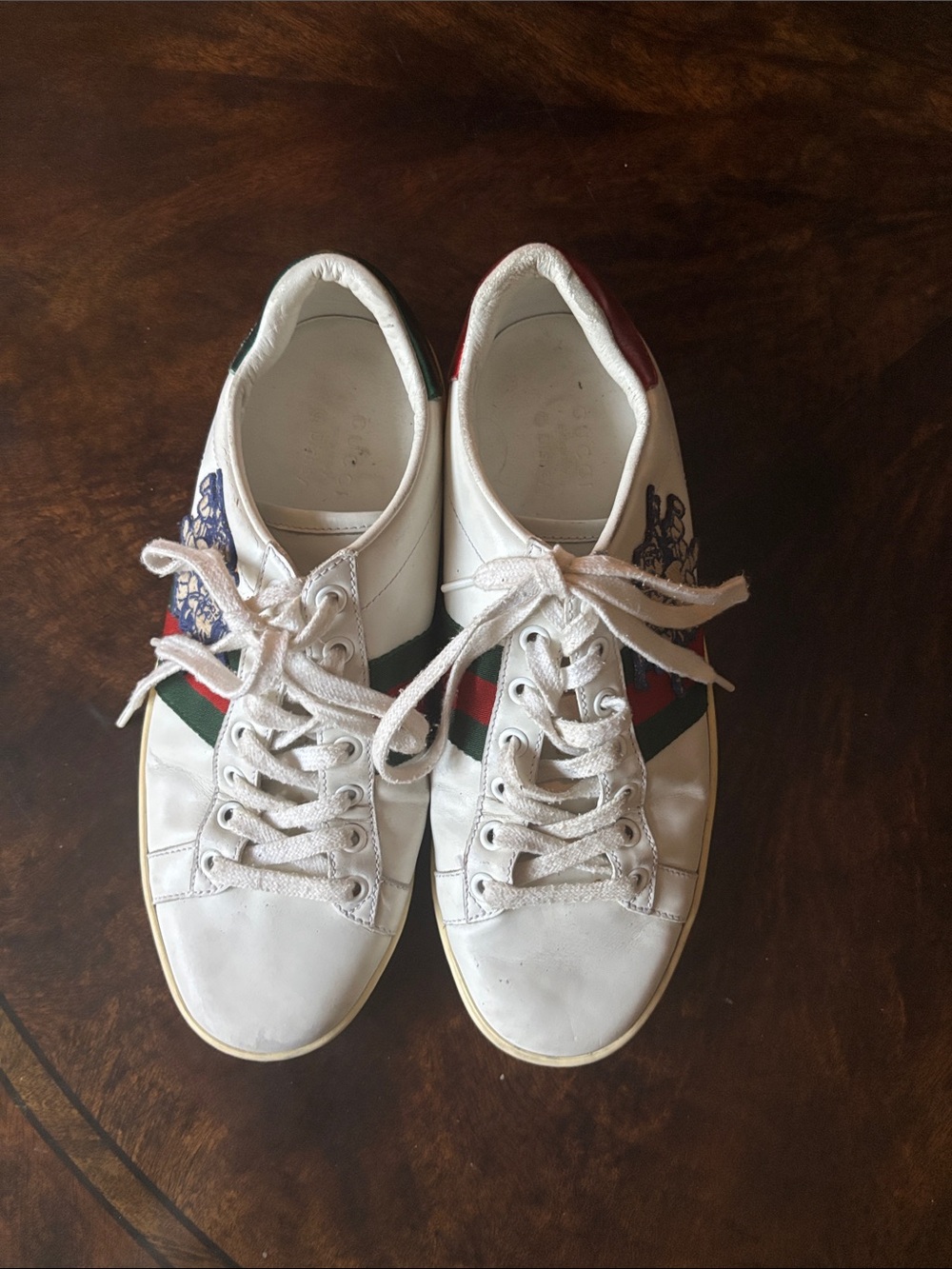Gucci White Leather Sneakers with Green and Red Stripe